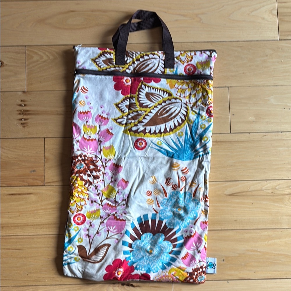 25x15.5 inch Waterproof Wet Bag, Washable and Reusable, With External Zip Pocket